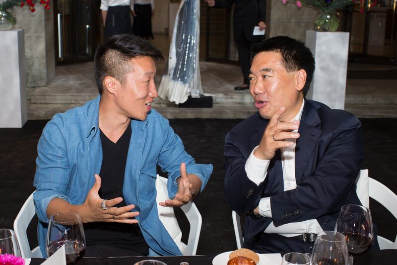 galleries/2013/06/12/the-daily-beast-credit-suisse-s-art-basel-2013-dinner-honoring-theaster-gates-photos/130613-Theaster-Gates-10_qixgff