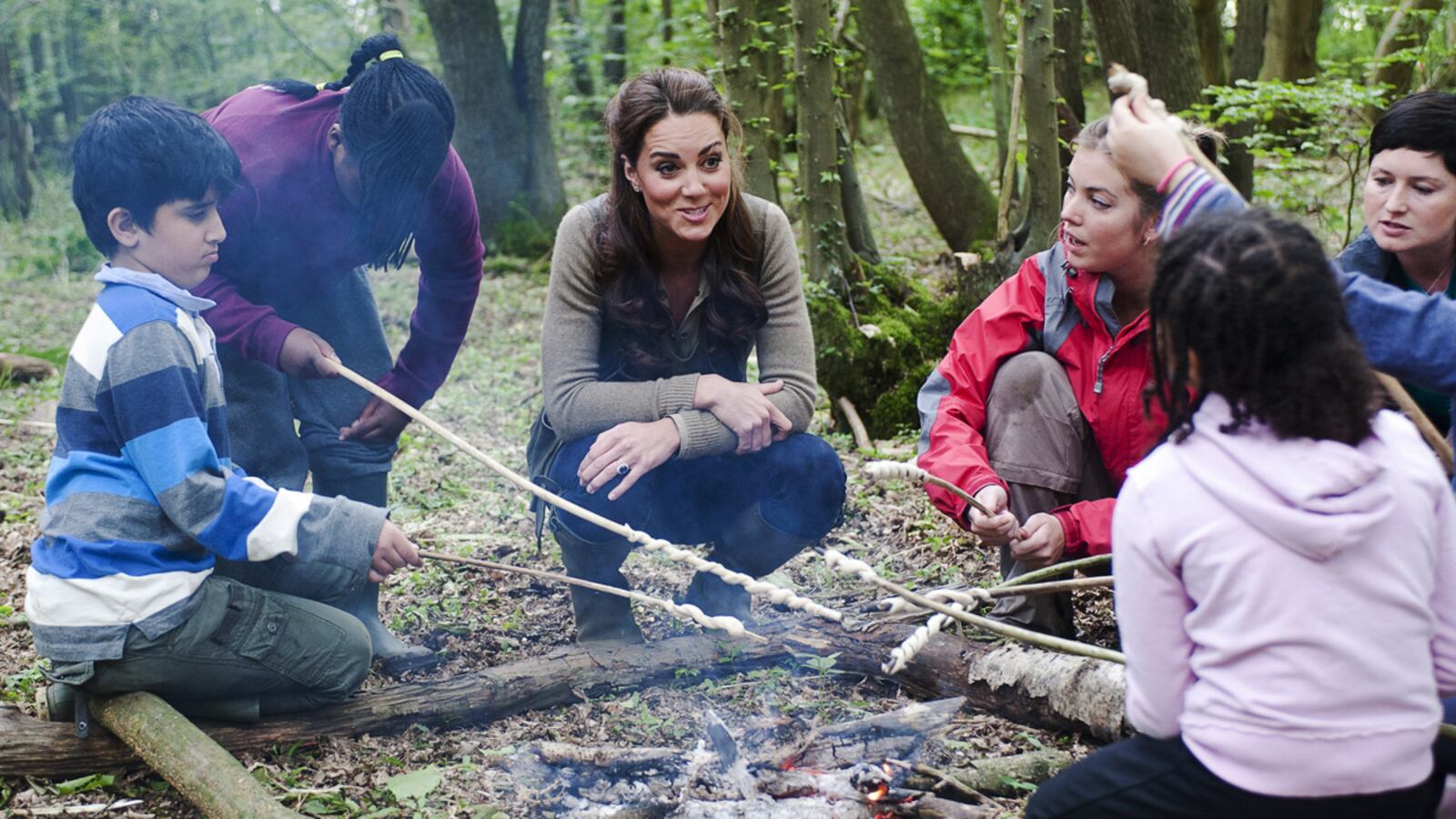 cheats/2012/06/17/kate-middleton-goes-camping/kate-camping-cheat_xk0qlp