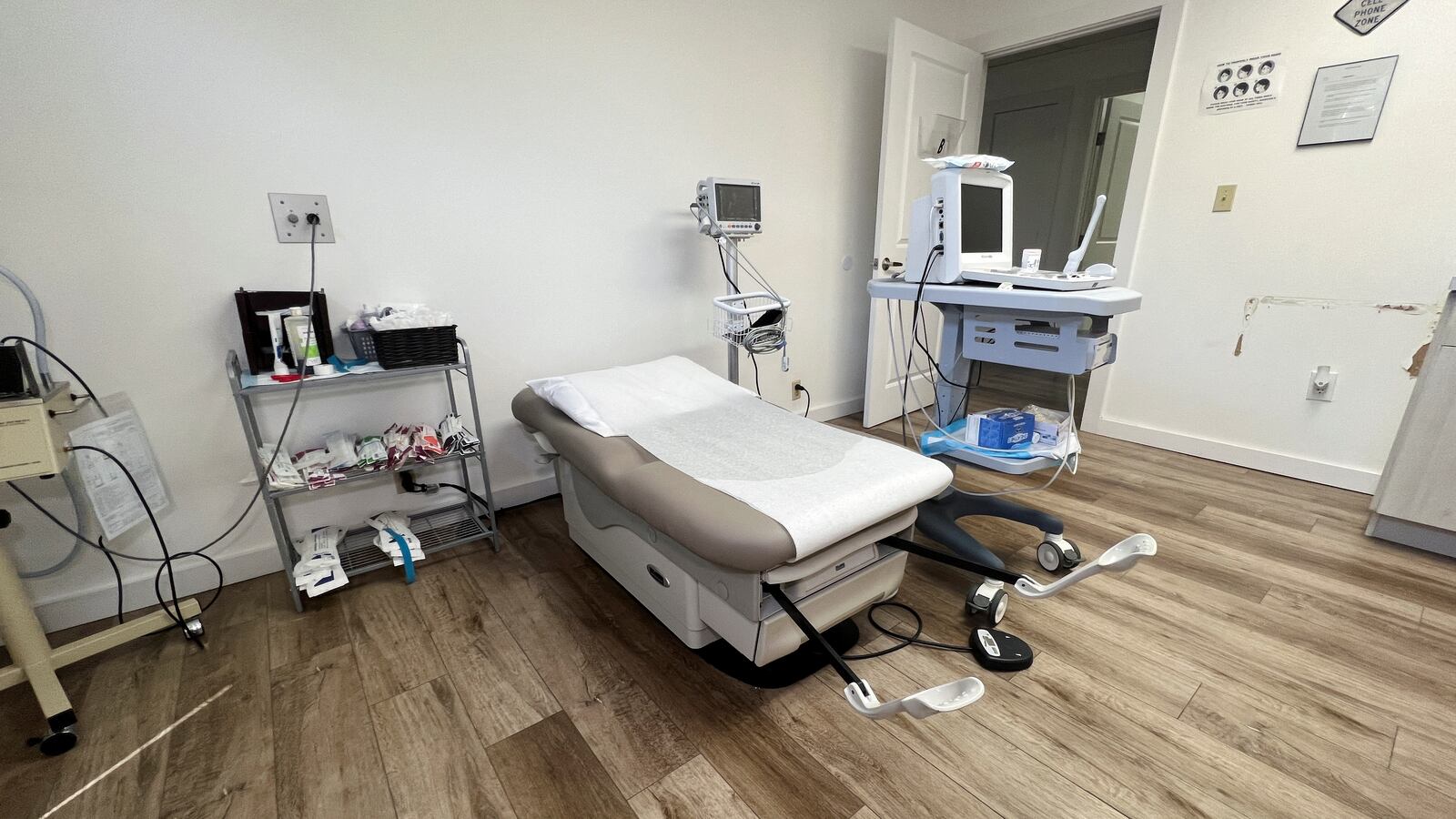 2022-06-24T181708Z_529207856_RC2SVU9OXHBS_RTRMADP_3_USA-ABORTION-OKLAHOMA_ka6gla