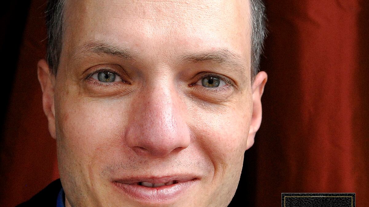 articles/2012/03/09/alain-de-botton-on-the-benefits-of-religion-without-god/botton-atheist-religion-portrait-box_khsr1r