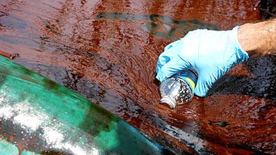 cheats/2010/05/27/bp-skimped-on-safety-before-blast/oil-spill-safety_zbnjj7