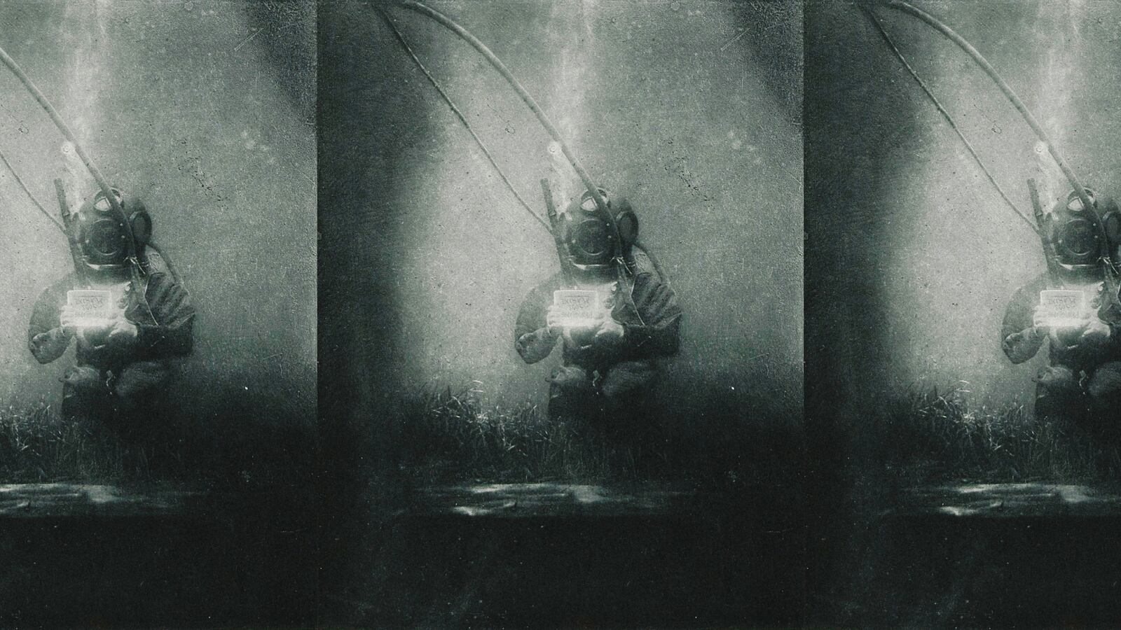 220708-underwater-photography-book-cover-hero_rxtamx