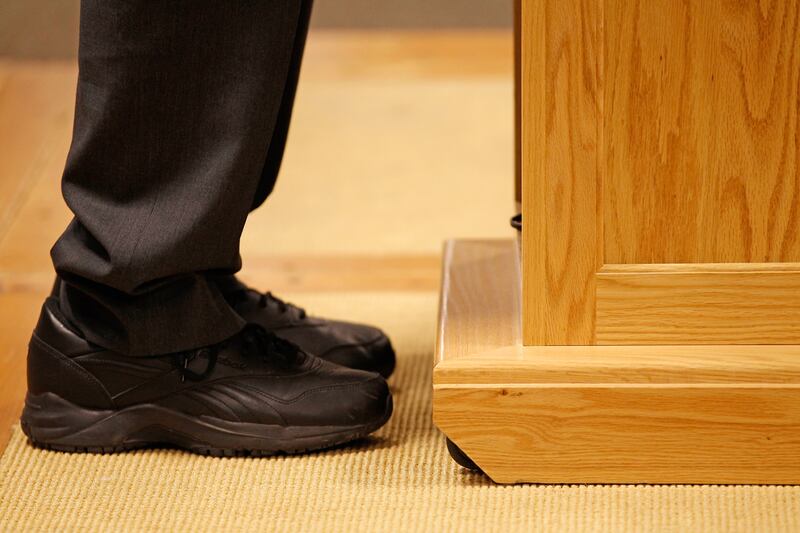 galleries/2012/02/08/ron-pauls-primary-fashion-baggy-pants-and-orthopedic-shoes-photos/ron-paul-pants-2_yayw9x