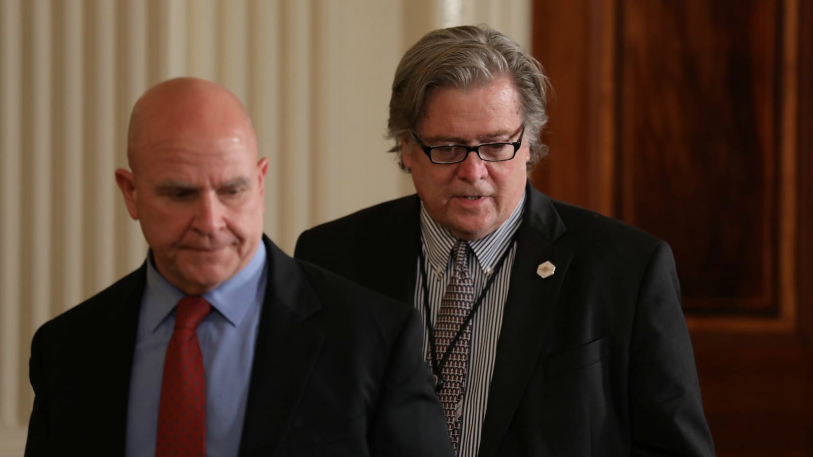 170808-bannon-mcmaster-wh-cleanup-cheat_fdisw5