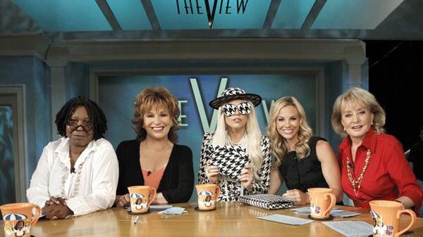 articles/2011/08/01/lady-gaga-hosts-the-view-s-hot-topics/gaga-the-view_avfiz2