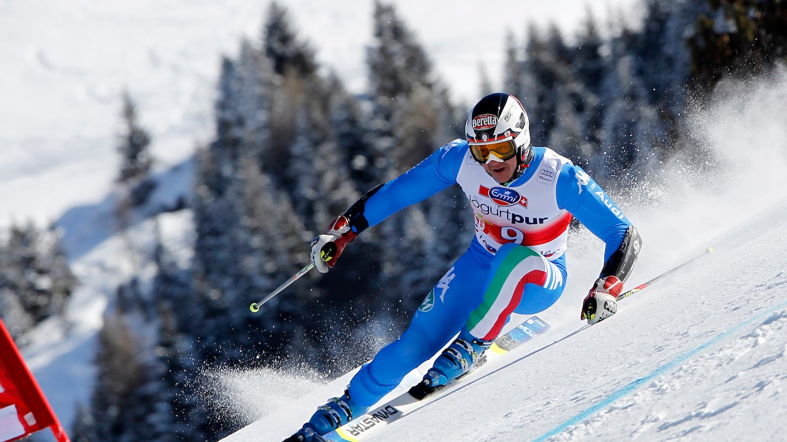 articles/2013/03/16/skiing-is-love-at-first-swoosh/skiing-is-love-at-first-swoosh-image_nrcb5o