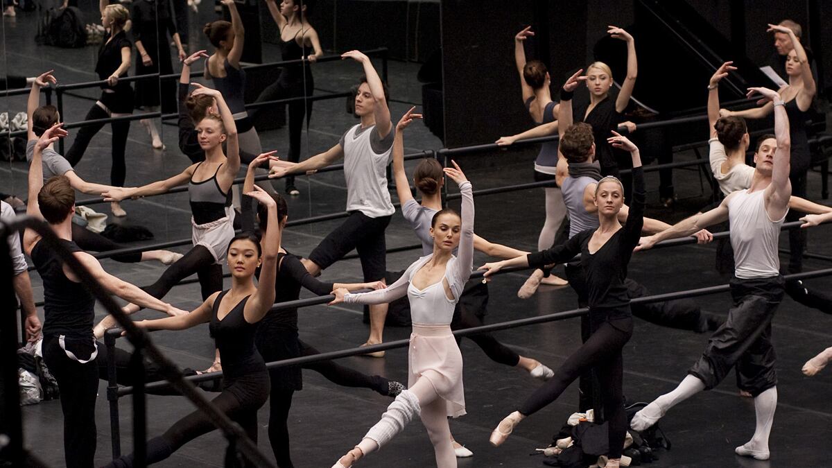 cheats/2011/09/28/interns-sue-black-swan-producer/black-swan-interns-cheat_qimgij