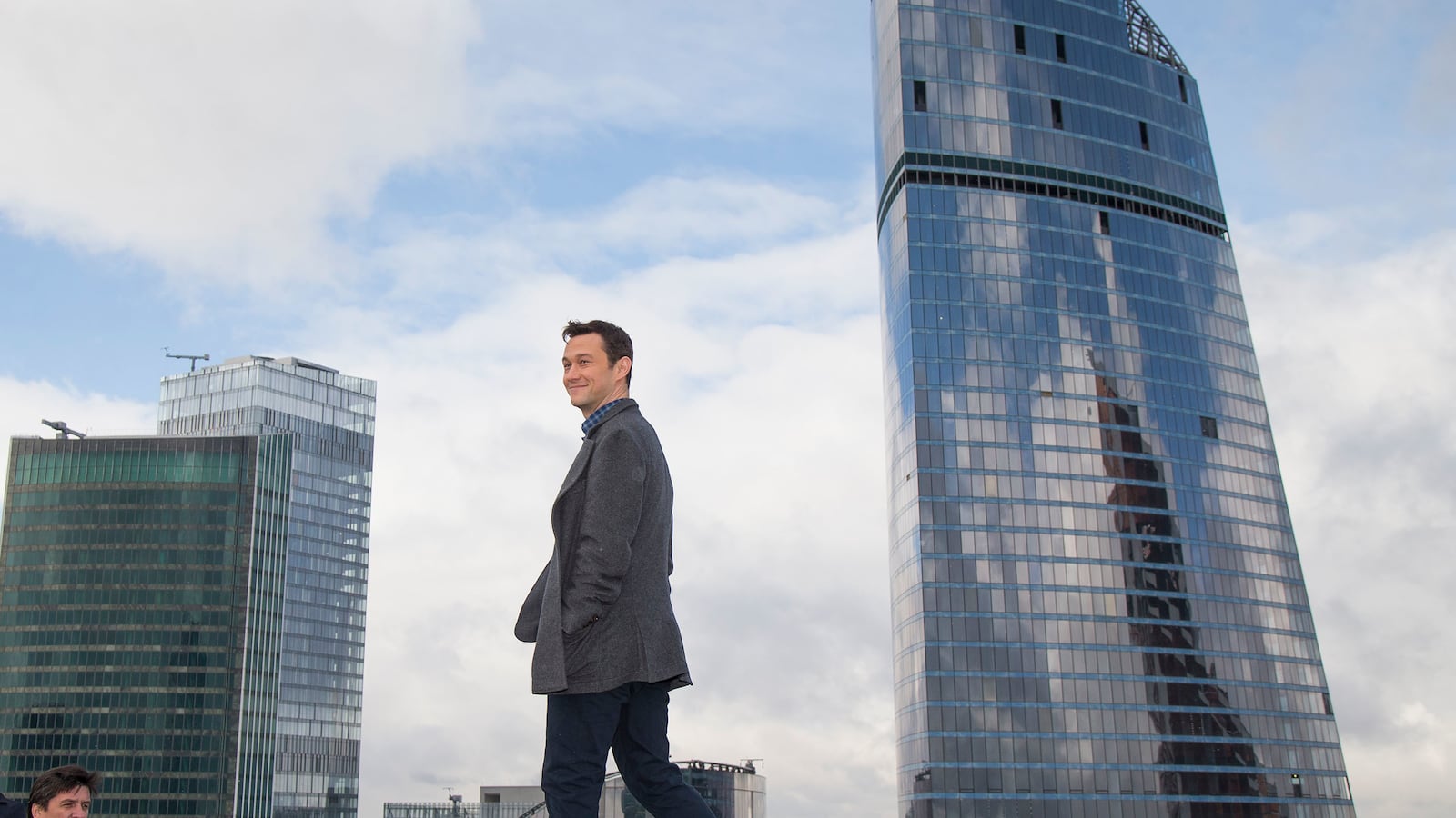 articles/2015/10/10/joseph-gordon-levitt-s-impossible-dream-the-actor-on-snowden-fatherhood-and-hitrecord/151009-stern-levitt-tease_cbkzst