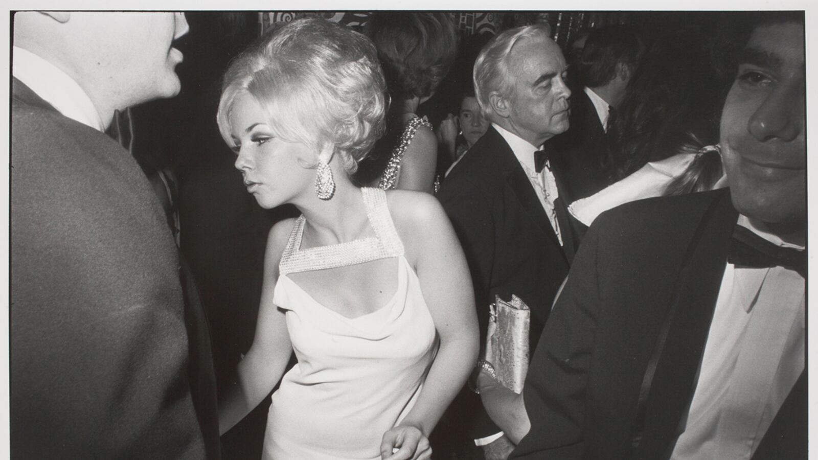 galleries/2013/08/10/garry-winogrands-women-are-beautiful-photos/winogrand-women-5_nfjczf