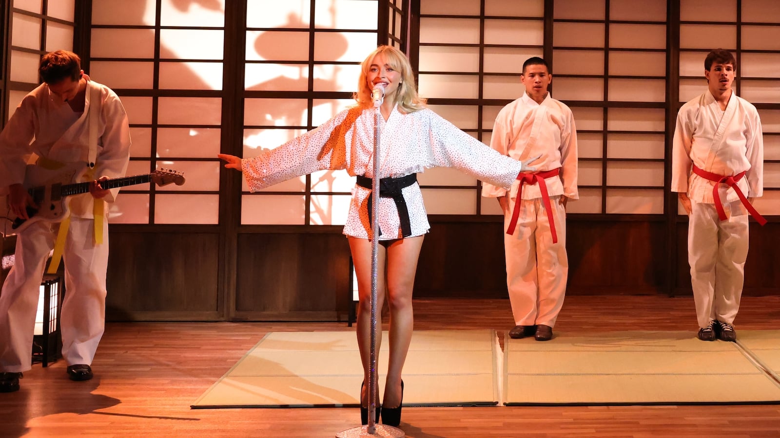 SNL host and musical guest Sabrina Carpenter performs 'Nobody's Son.'