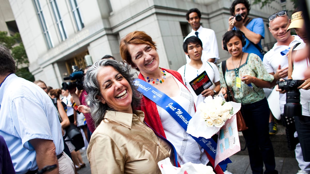 cheats/2011/07/24/823-gay-couples-to-wed-in-new-york/gay-marriage2357_wqustf