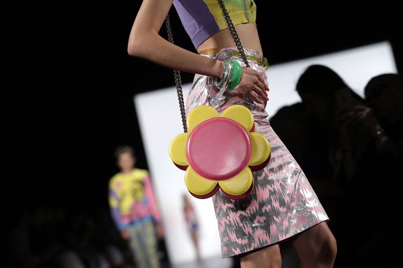 articles/2015/09/14/no-kanye-but-jeremy-scott-s-nyfw-show-was-a-starry-tangy-acid-trip/150914-teeman-jeremy-scott-embed1_xawbwg