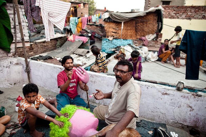 galleries/2014/04/20/inside-india-s-legendary-kathputli-slum-photos/140417-tomorrow-we-disappear-2_telwrc
