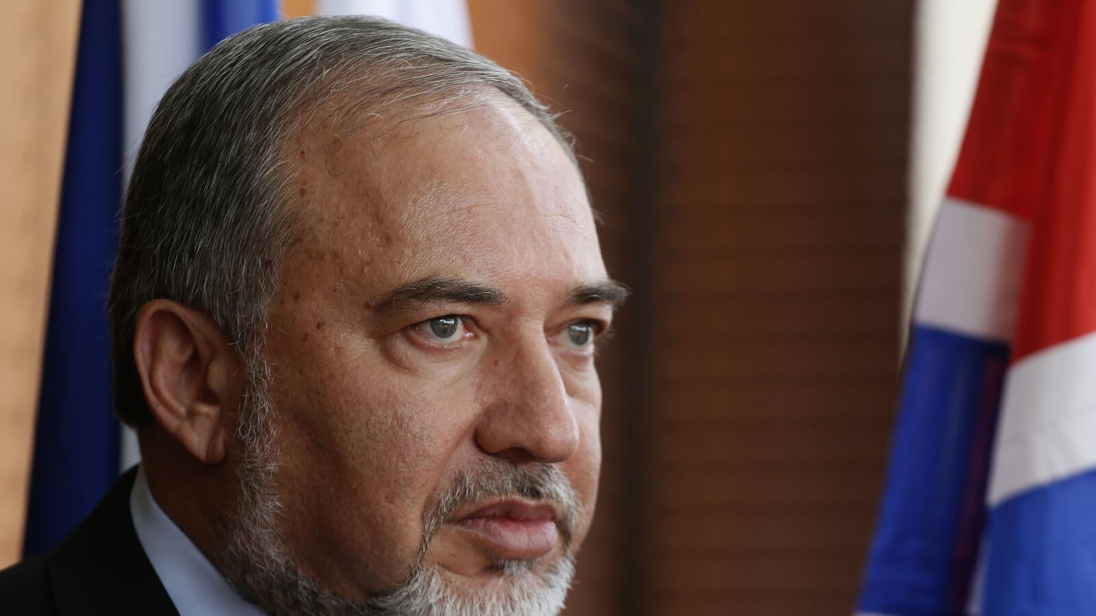cheats/2014/11/21/israel-hamas-assassination-plot-foiled/141121-Lieberman-assassination-plot-cheat_rypmg3