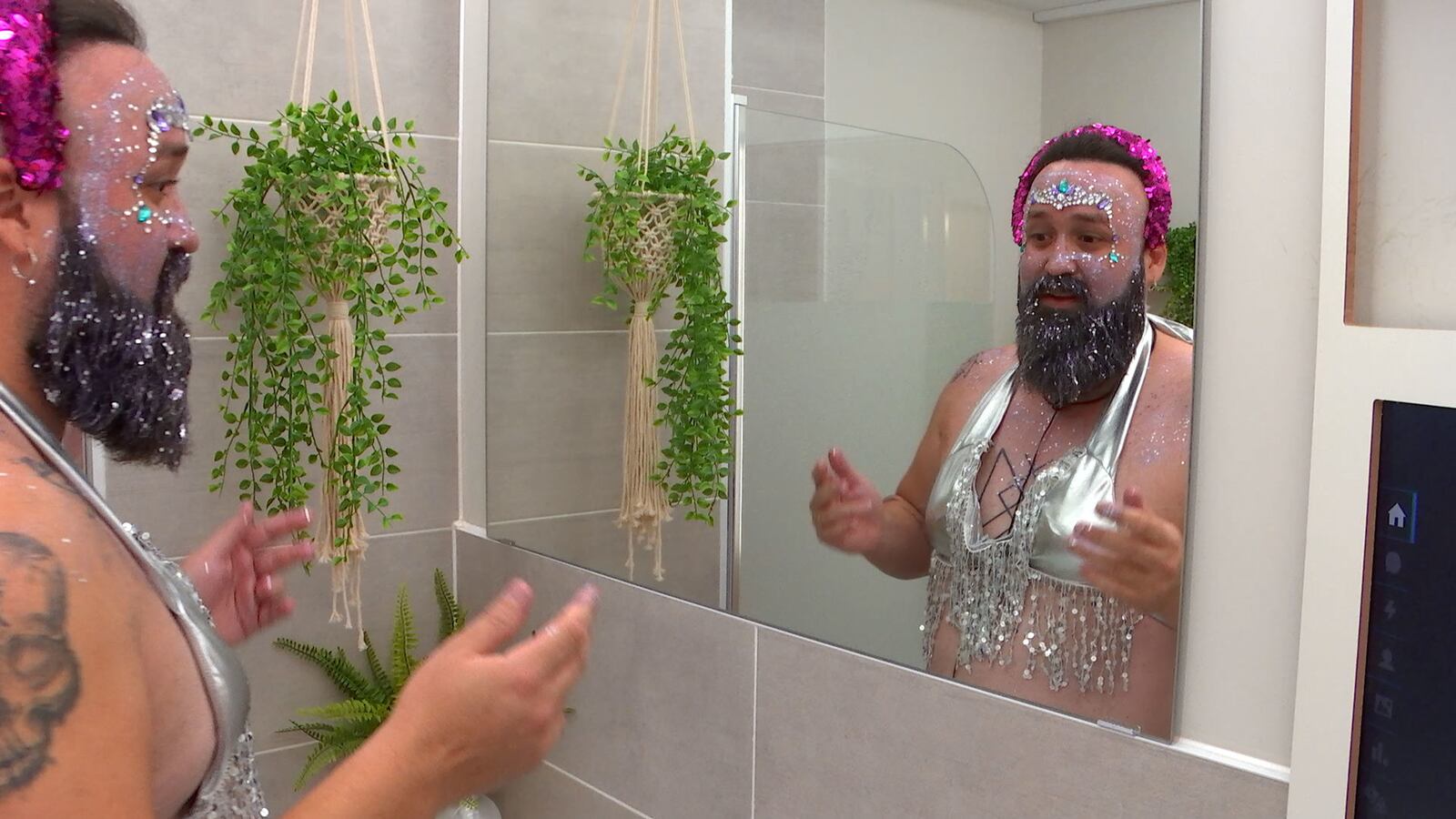 200312-the-circle-tease_qmfa7x