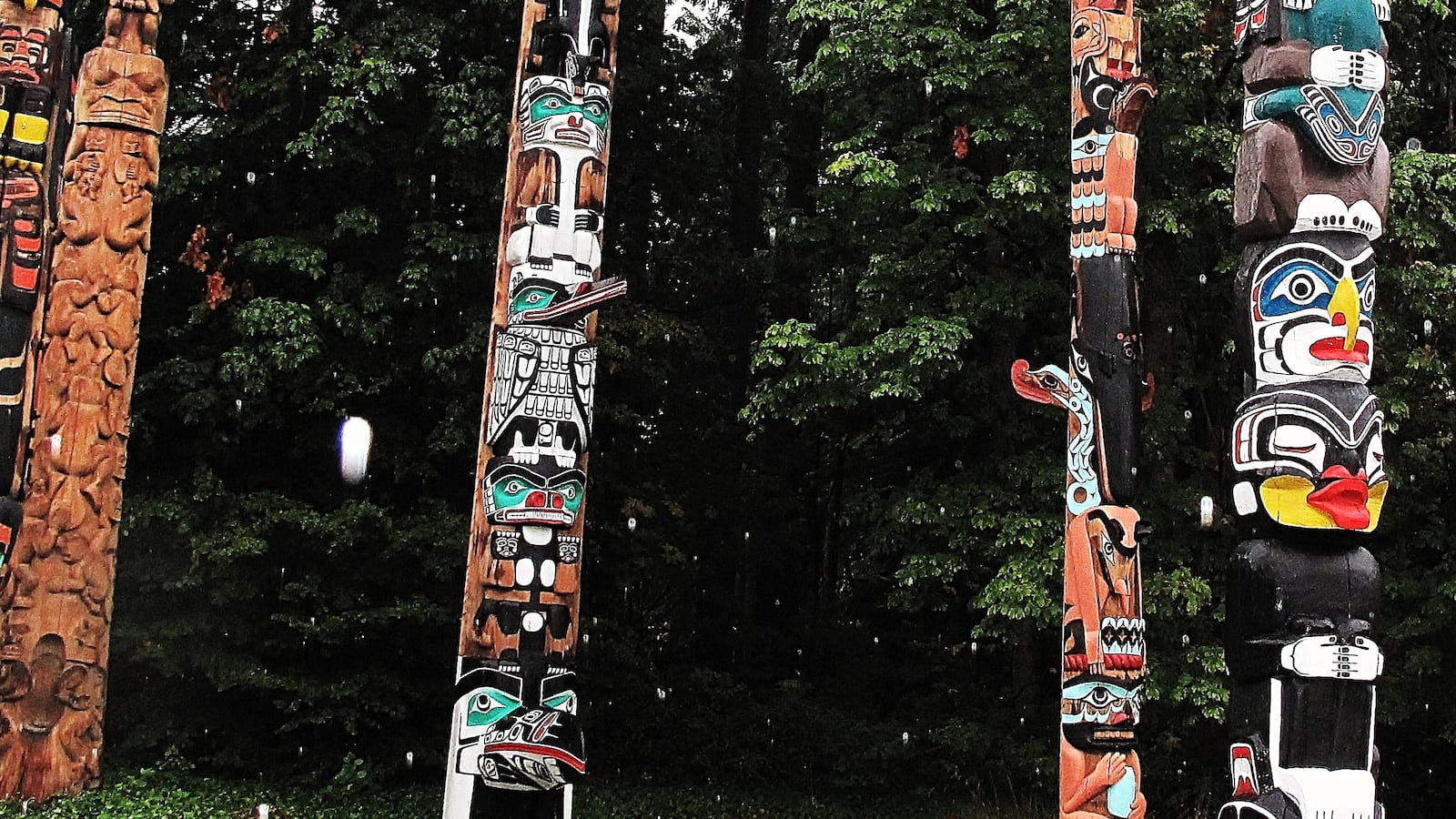 Totem_Poles__6157384351_agylul
