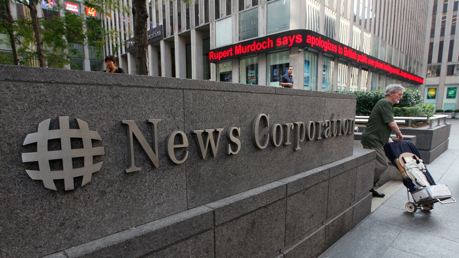 cheats/2013/06/28/news-corp-splits-print-entertainment/130528-News-Corp-cheat_ugfgkt