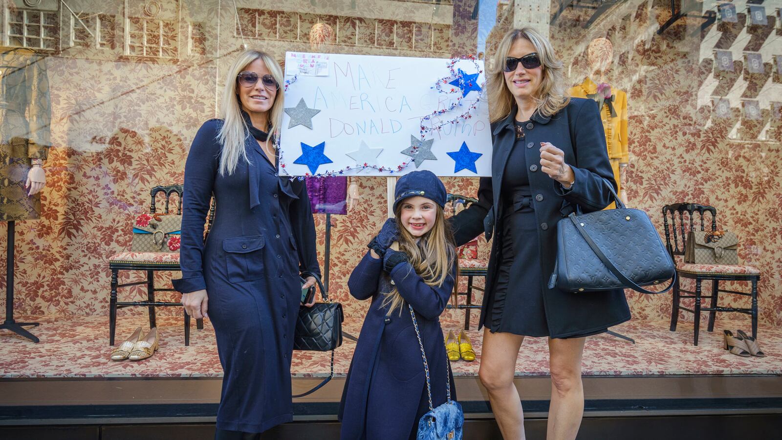 articles/2015/11/03/meet-trump-s-littlest-apprentice/151104-nuzzi-trump-booksigning-tease_trf0lj