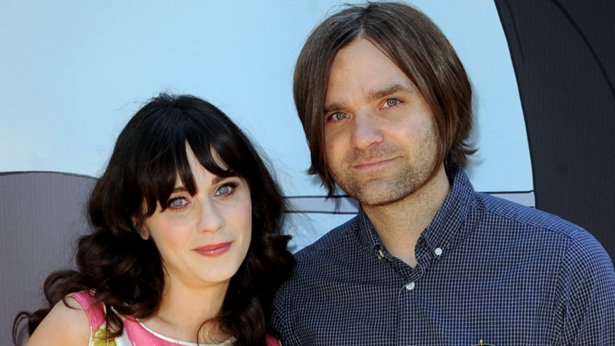 cheats/2011/11/01/zooey-deschanel-of-new-girl-ben-gibbard-of-death-cab-for-cutie-split/zooey-deschanel-cheat_dkkjtl