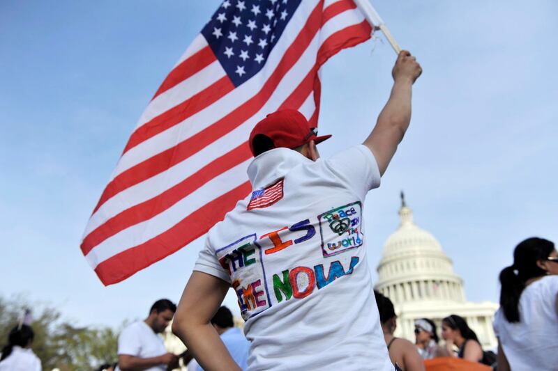 articles/2013/04/17/boston-bombings-slow-capitol-hill-efforts-on-immigration-gun-control/130416-immigration-reform-boston-murphy-tease_t0hsyn