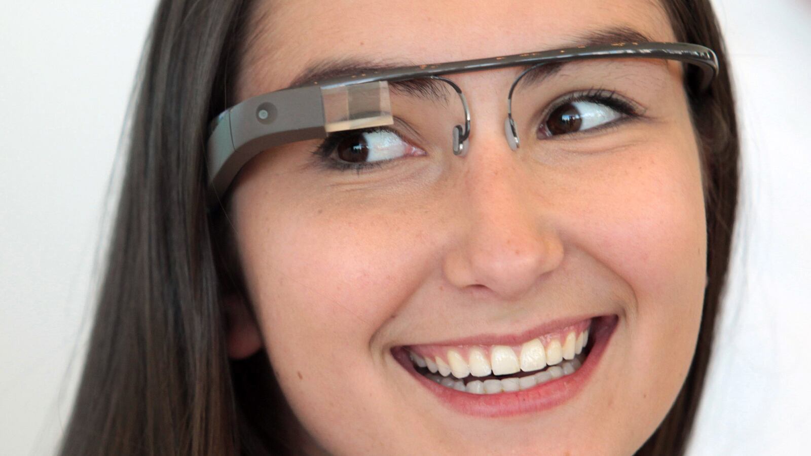 cheats/2013/04/18/google-glass-resale-forbidden/130418-google-glass-restrictions-cheat_eoeupu