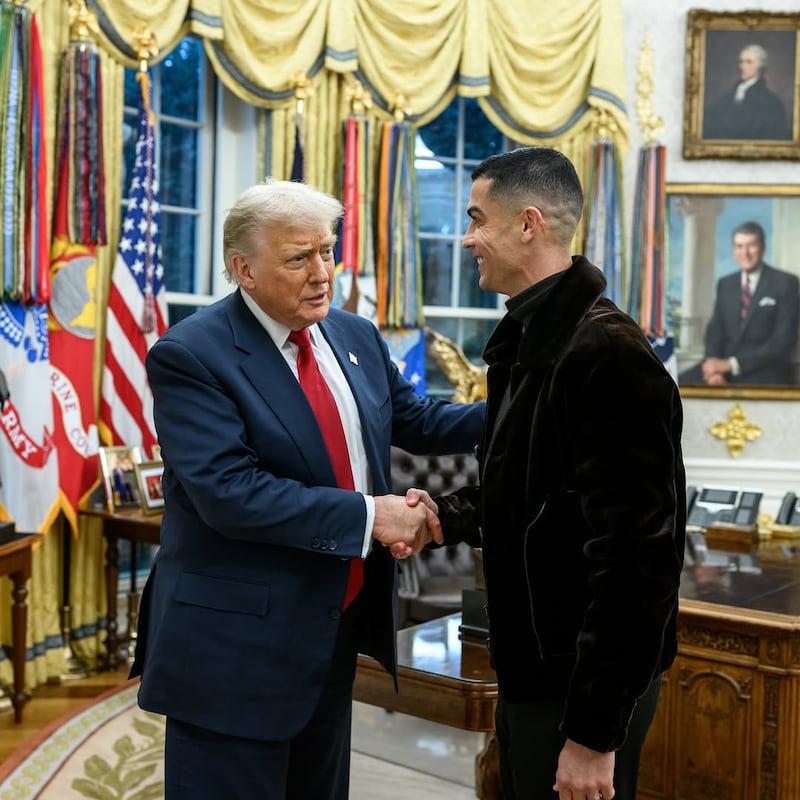 Trump greets Ronaldo to the Oval Office