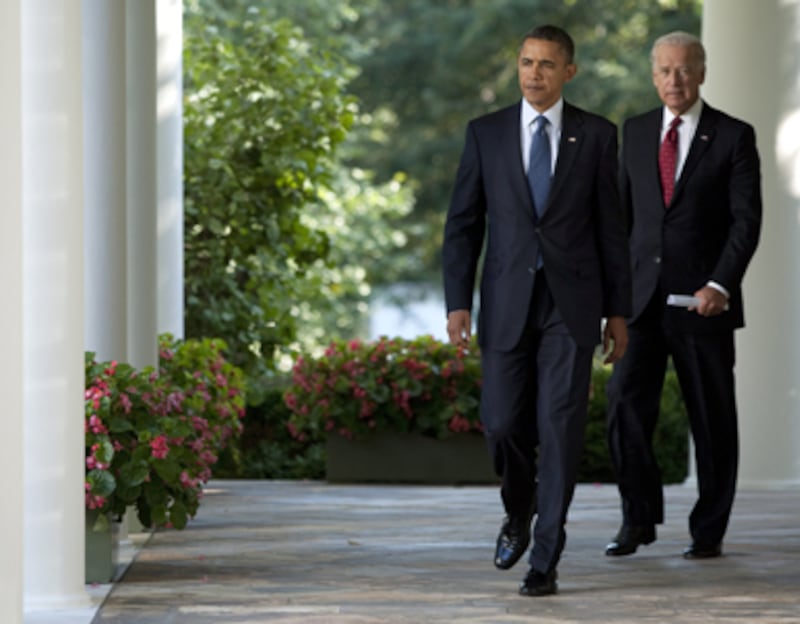 articles/2010/09/19/how-obama-screws-his-liberal-base/alterman-white-house_127896_ewslae