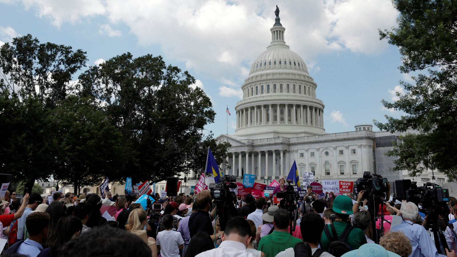 170621-gop-healthcare-plan-cheat_kfe5r3