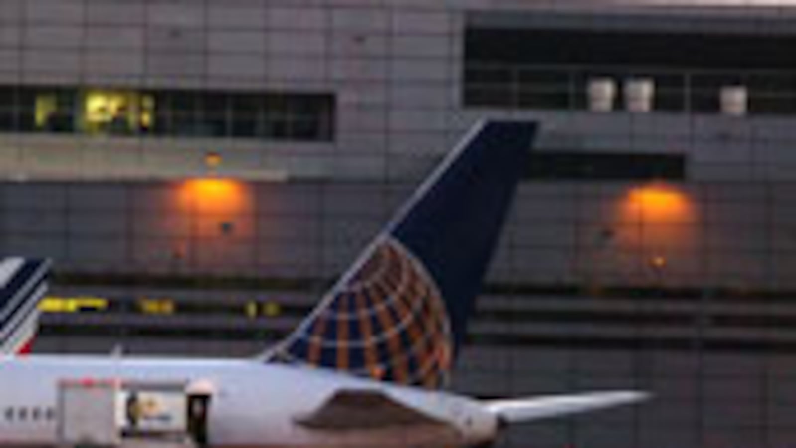 articles/2009/08/03/inexplicable-deadly-turbulence/irving-continental_41209_rjvstx