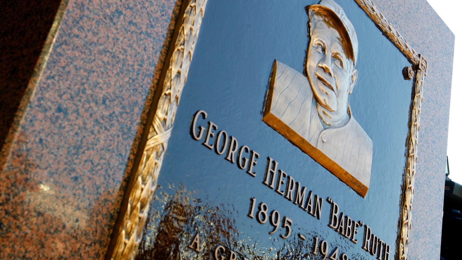 170701-babe-ruth-memorabilia-auction-cheat_upnpal