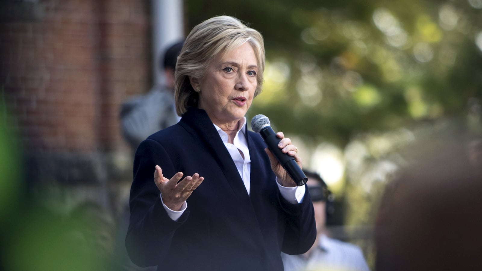 articles/2015/10/12/how-hillary-remade-her-image/151011-troy-hillary-makeover-tease_ho5kfk