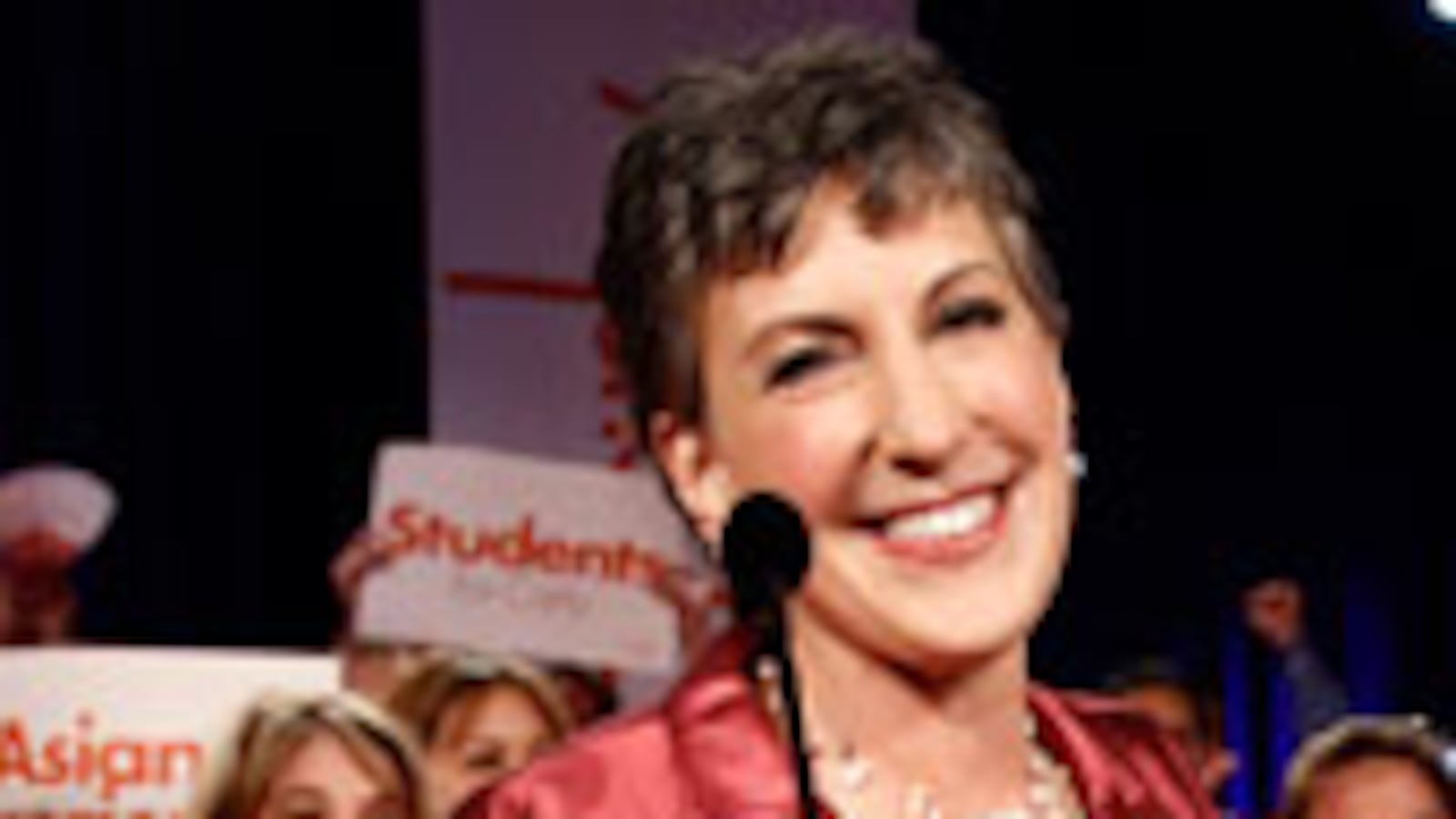 articles/2010/06/09/carly-fiorinas-win-sets-up-feminist-test-with-barbara-boxer/hirshman-women-primaries_106003_p1p2o8