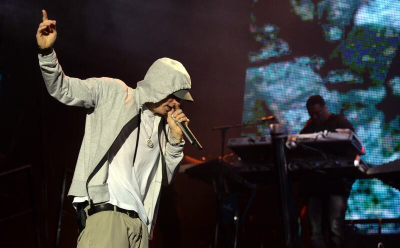 articles/2013/10/29/eminem-releases-new-track-featuring-rihanna-x-men-days-of-future-past-trailer-has-familiar-faces/Eminem-tease_plyild