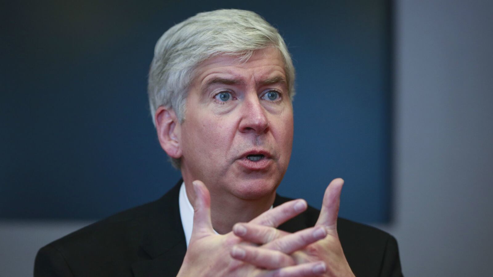 cheats/2016/04/18/snyder-i-ll-drink-flint-water/160209-snyder-recall-petition-cheat_kbnotm