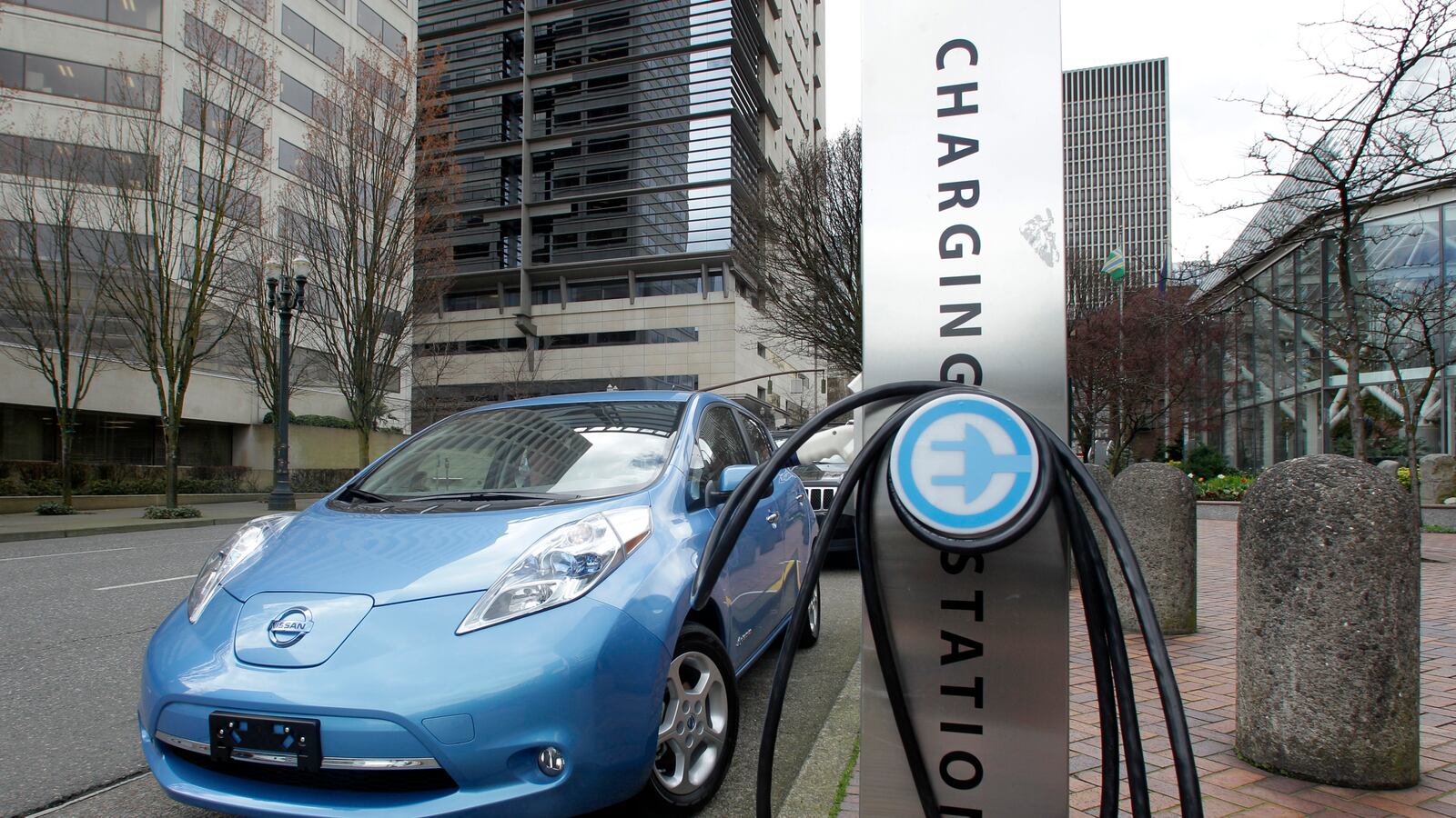 articles/2013/01/16/virginia-makes-an-end-run-around-gas-taxes/130115-gas-tax-gross-tease_lrao9q