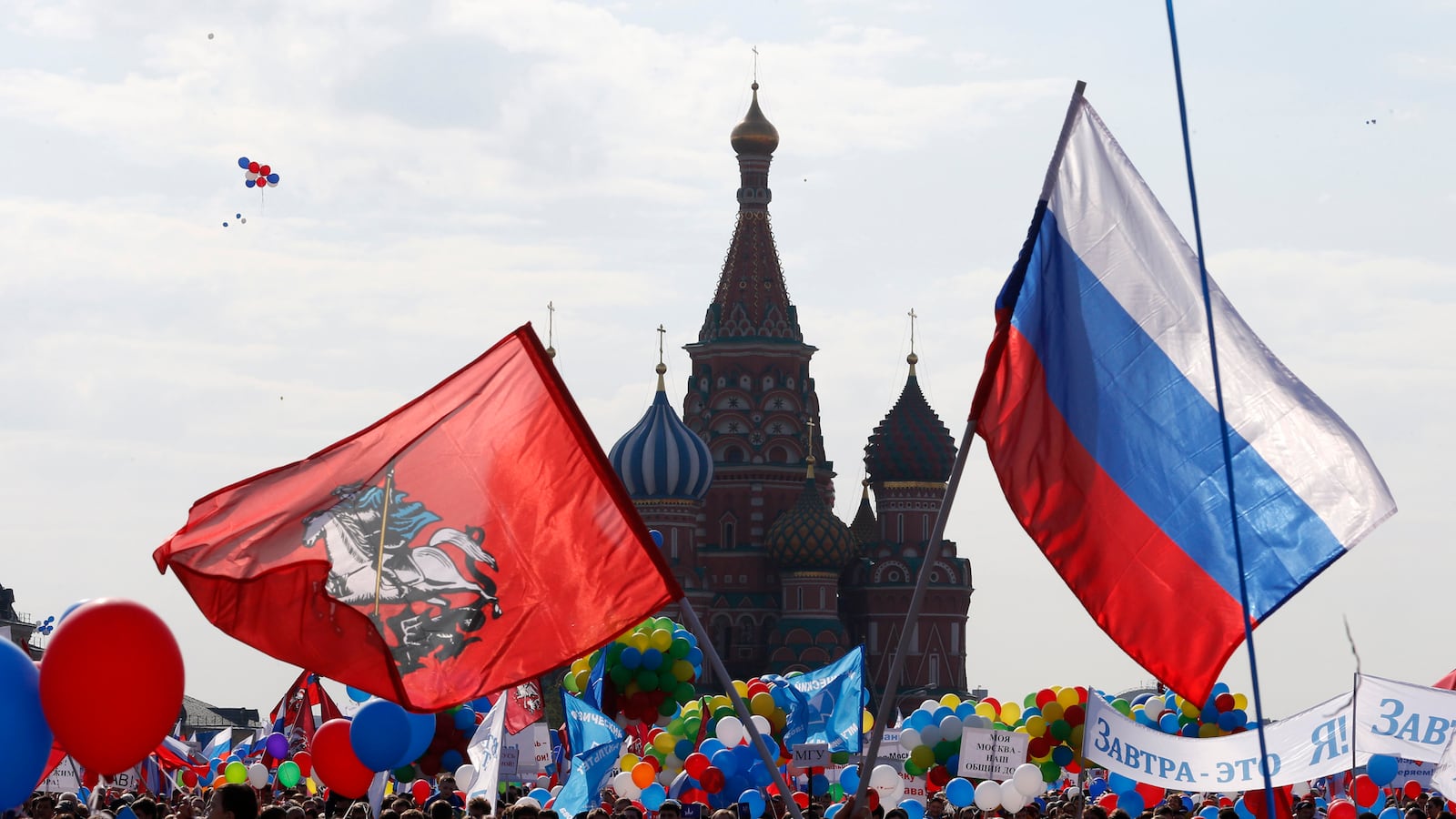 cheats/2014/05/01/first-russia-may-day-parade-since-ussr/140501-russia-red-square-cheat_vyvzb4