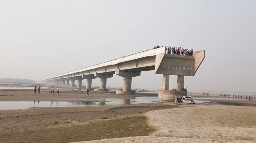 bridge in Uttar Pradesh, India