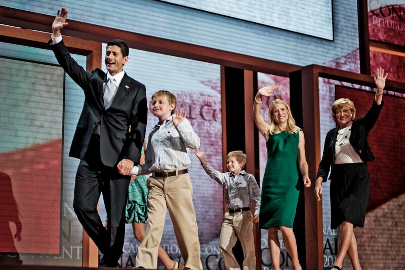 galleries/2012/08/30/charles-ommanney-s-photos-of-the-2012-republican-national-convention/republican-national-convention-day-three-ommanney-2_l0zata