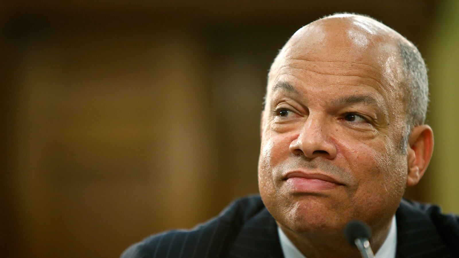 cheats/2014/04/21/u-s-mulls-curbing-deportations/140421-jeh-johnson-tease_ubmyru