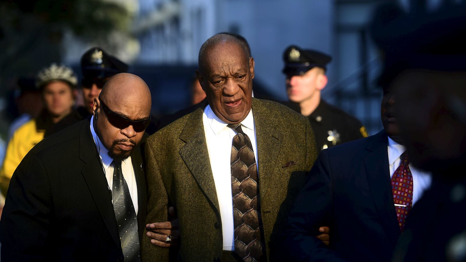 cheats/2016/04/25/cosby-sex-assault-case-to-move-forward/160426-cosby-trial-can-proceed-cheat_brkjex