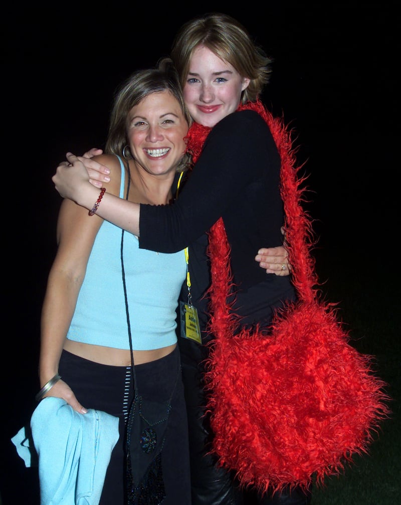 Actresses Tracey Gold and Ashley Johnson, who appeared as youngsters on the series “Growing Pains,” in July 2000.