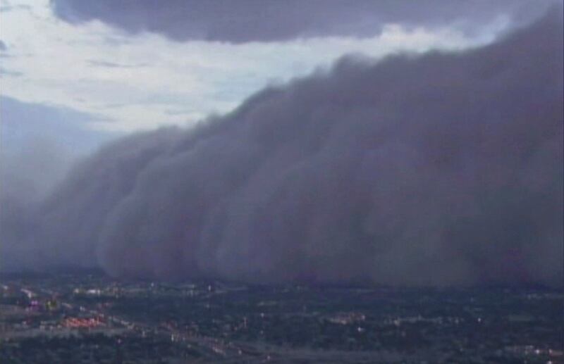 galleries/2011/07/06/phoenix-dust-storm-photos-videos/phoenix-dust-storm4_dcbxnf