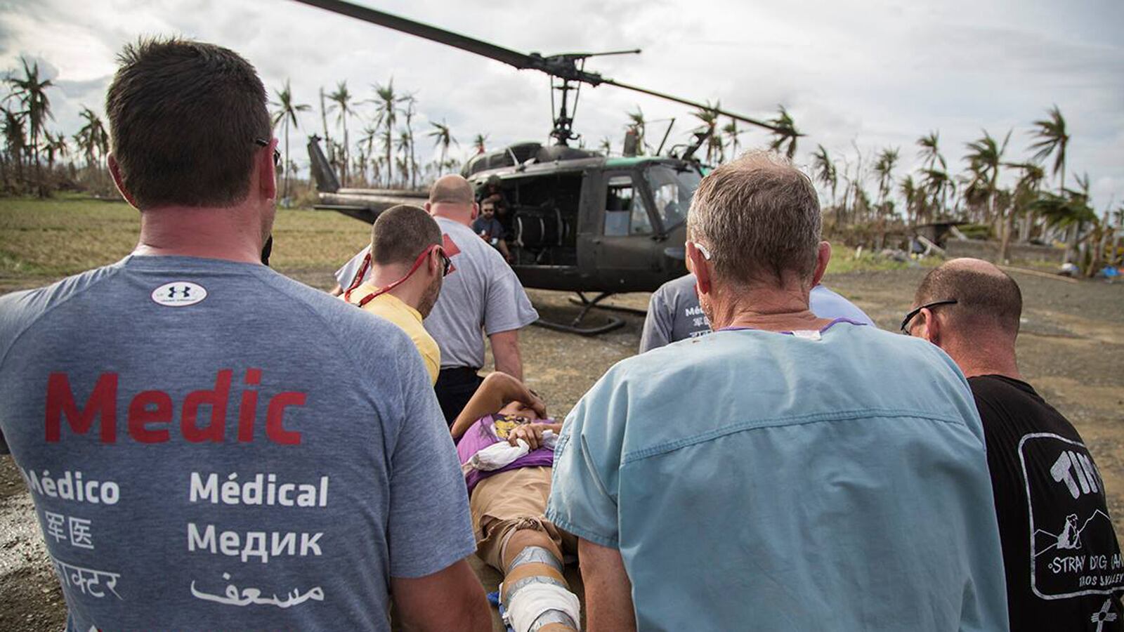 articles/2013/11/15/relief-workers-report-on-conditions-in-the-philippines/131115-meijer-rubicon-tease_ydjveb