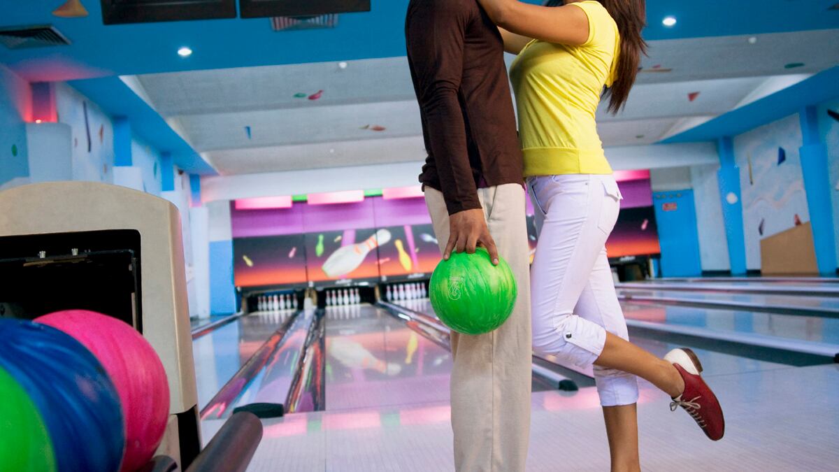 cheats/2012/02/08/judge-orders-couple-to-go-bowling/couple-judge-sentence-bowling-domestic-dispute-cs_kd1sh4