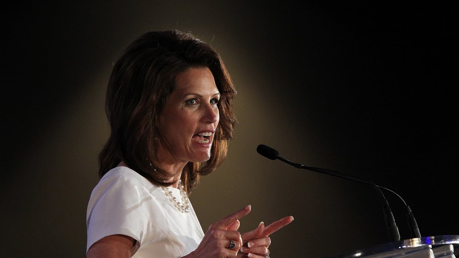 cheats/2011/07/19/headaches-incapacitate-bachmann/michele-bachmann-cheat_iuxq9c