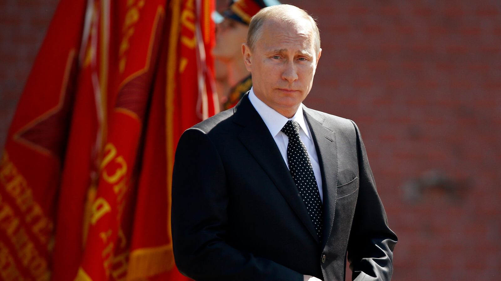 cheats/2014/05/09/putin-on-parade-in-crimea/140709-Putin-cheat_hpbwqi