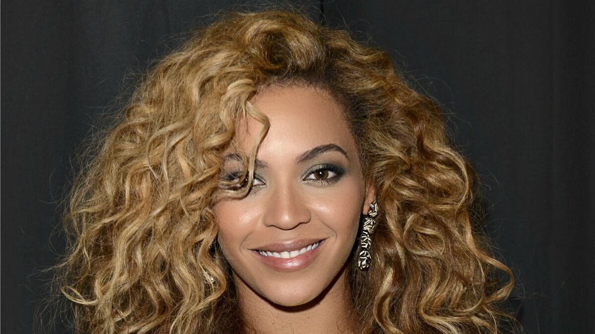 cheats/2012/12/21/celebs-release-gun-control-psa/hollywood-gun-control-cs_r0zlzv