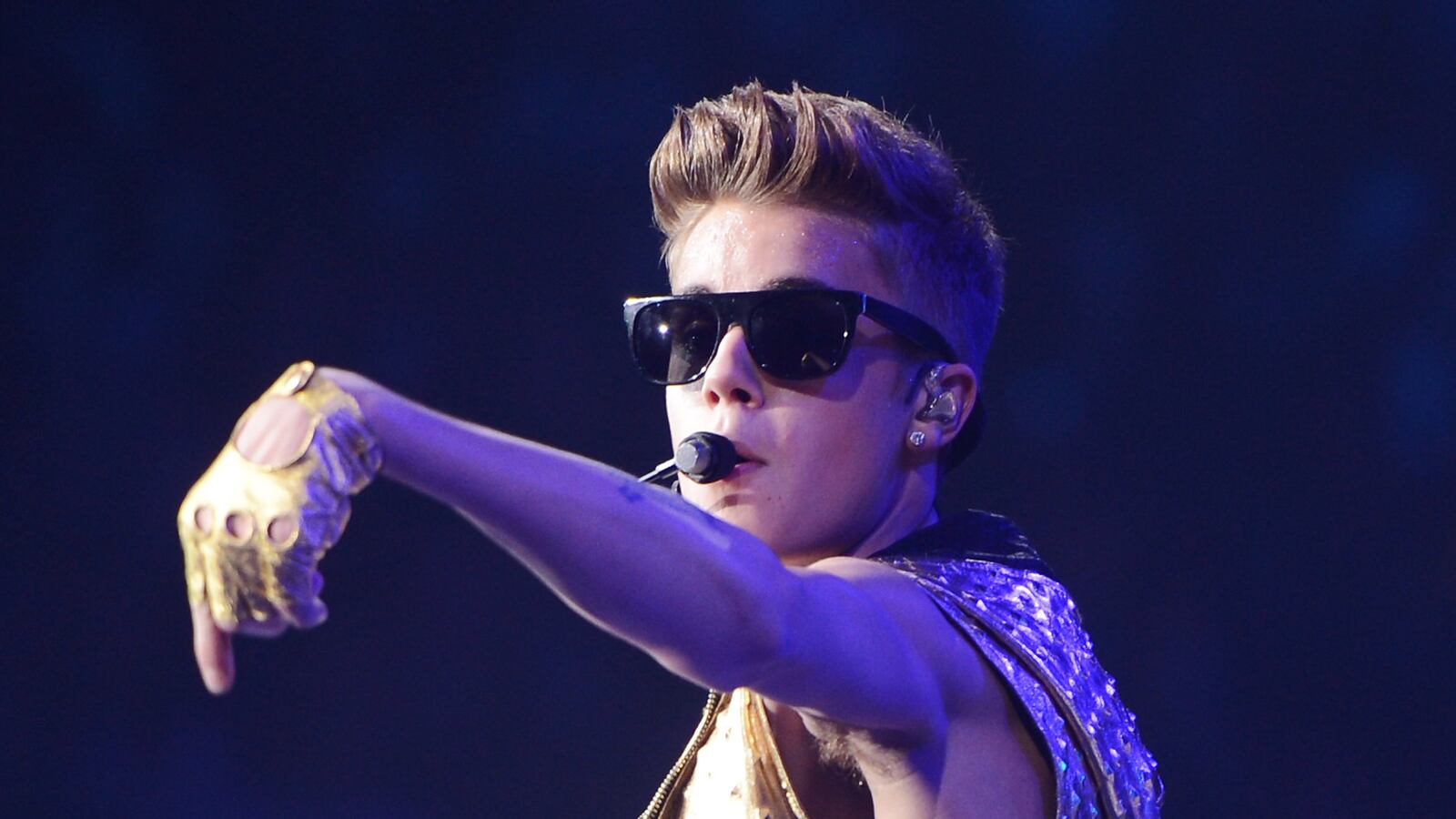 cheats/2012/11/14/judge-rules-paparazzi-law-invalid/justin-bieber-pap-law-cs_vmqncv