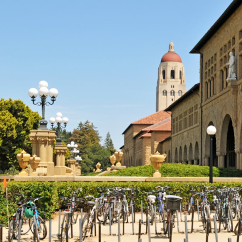 galleries/2010/09/12/the-pac-10-s-most-dangerous-colleges/campus-food---stanford-university_ypwjqy