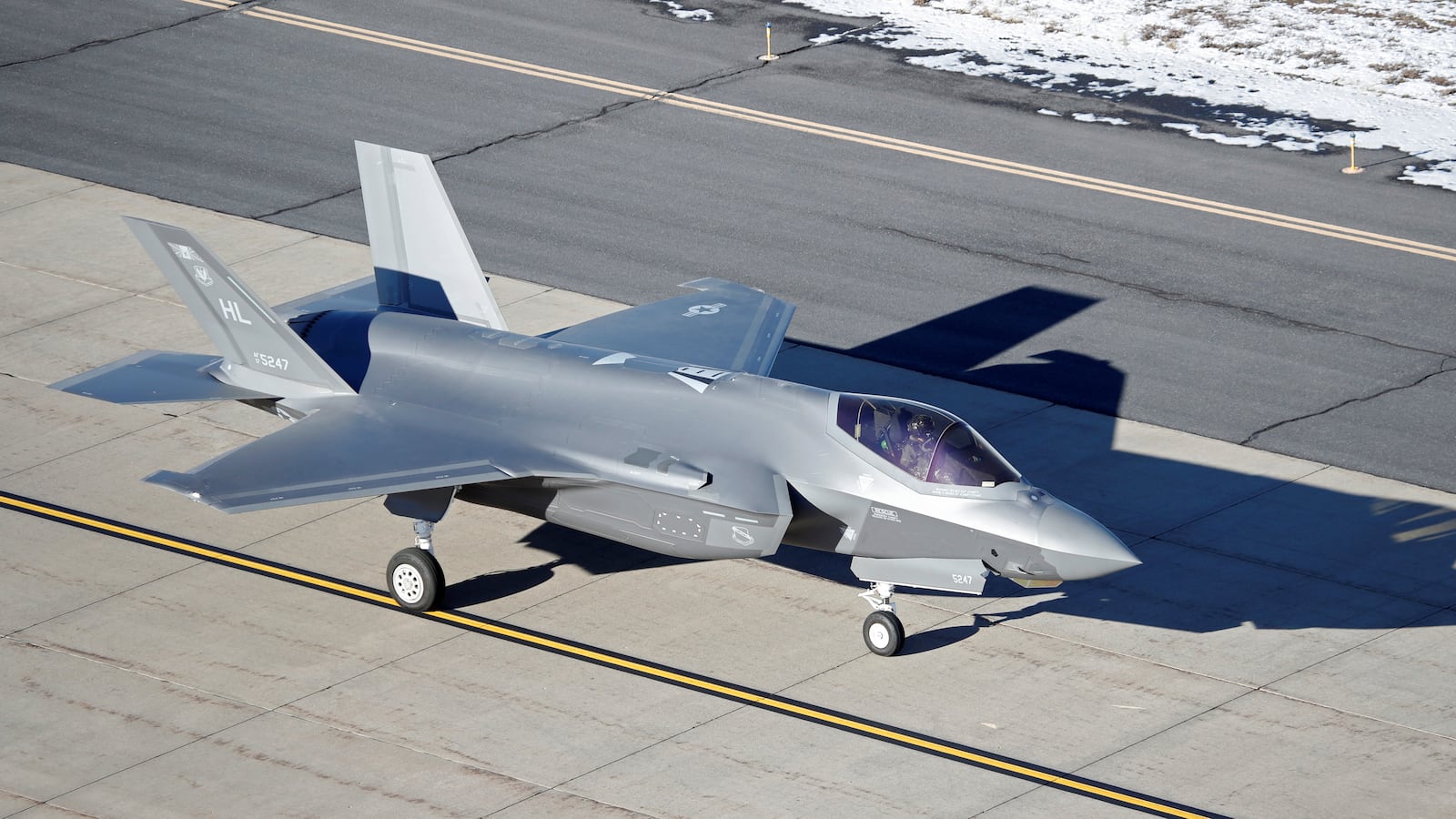 Aerial view of a U.S. Air Force plane